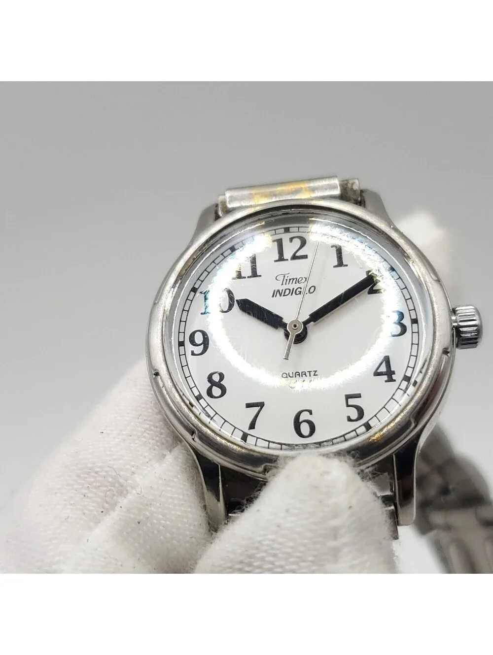 1999 Timex Indiglo Quartz Womens Watch 24mm Silver Tone  New Battery